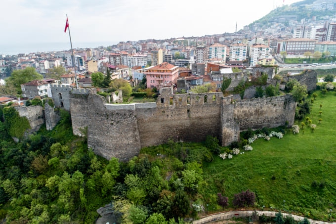 https://mdw-travel-data-us-east-1.s3.amazonaws.com/img/country/Turkey/Trabzon-Castle/img_02.jpg