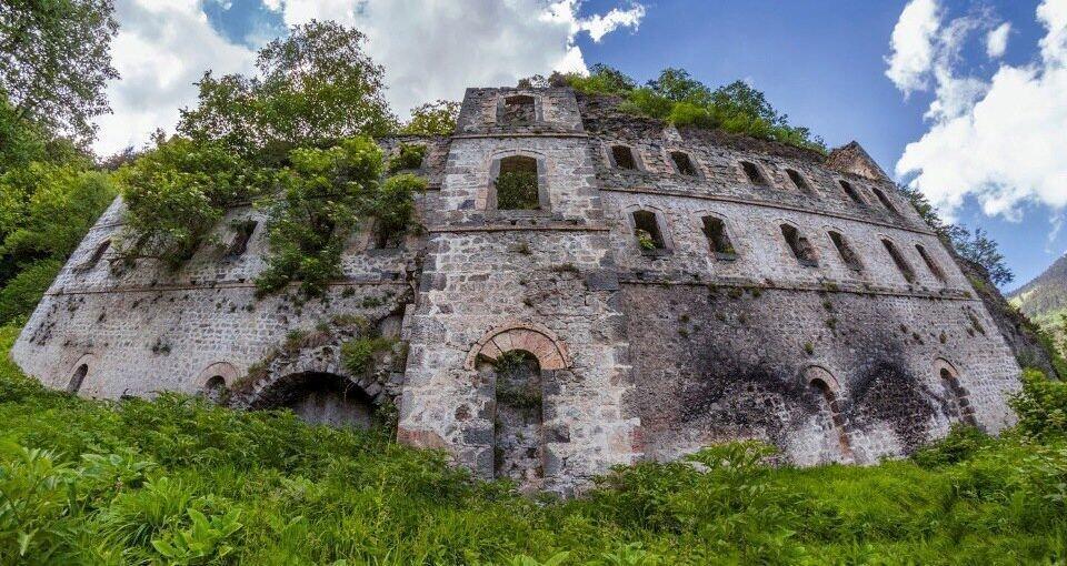 https://mdw-travel-data-us-east-1.s3.amazonaws.com/img/country/Turkey/Vazelon-Monastery/img_00.jpg