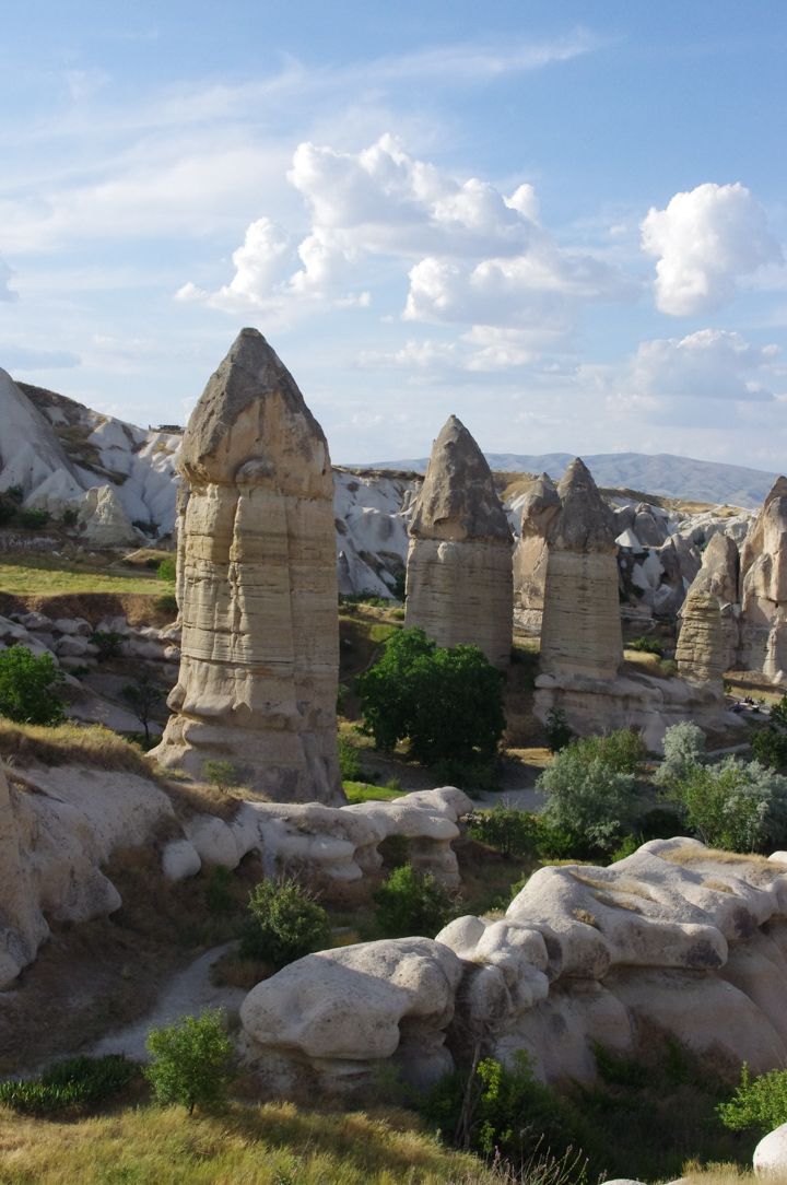https://mdw-travel-data-us-east-1.s3.amazonaws.com/img/country/Turkey/Zemi-Valley-Yilnaz-Yolu/img_02.jpg