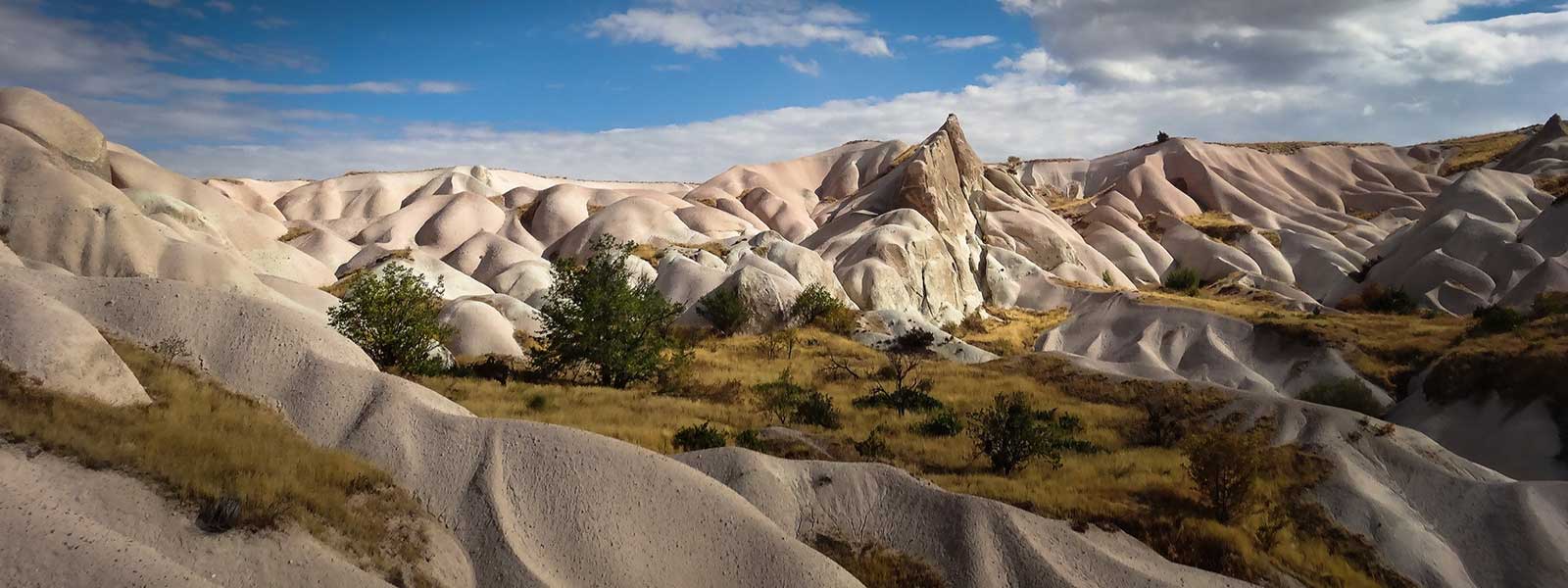 https://mdw-travel-data-us-east-1.s3.amazonaws.com/img/country/Turkey/Zemi-Valley-Yilnaz-Yolu/img_03.jpg