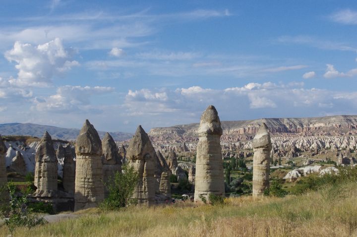 https://mdw-travel-data-us-east-1.s3.amazonaws.com/img/country/Turkey/Zemi-Valley/img_03.jpg