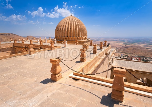 https://mdw-travel-data-us-east-1.s3.amazonaws.com/img/country/Turkey/Zinciriye-Medrese/img_01.jpg