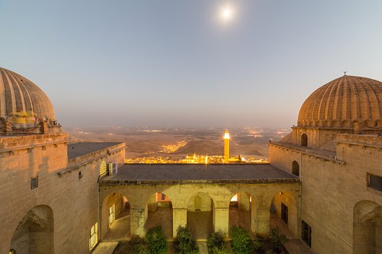 https://mdw-travel-data-us-east-1.s3.amazonaws.com/img/country/Turkey/Zinciriye-Medrese/img_03.jpg