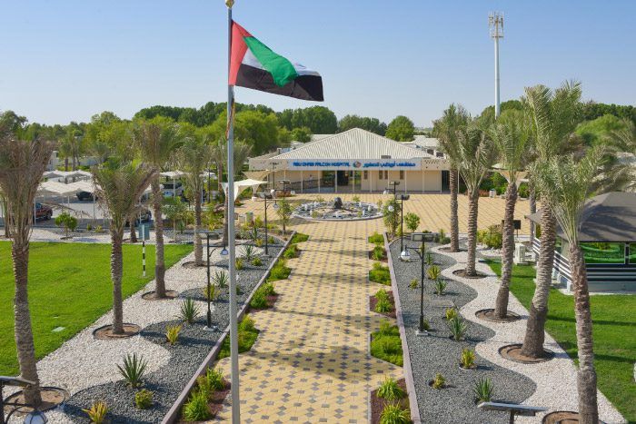 https://mdw-travel-data-us-east-1.s3.amazonaws.com/img/country/United-Arab-Emirates/Abu-Dhabi-Falcon-Hospital/img_02.jpg