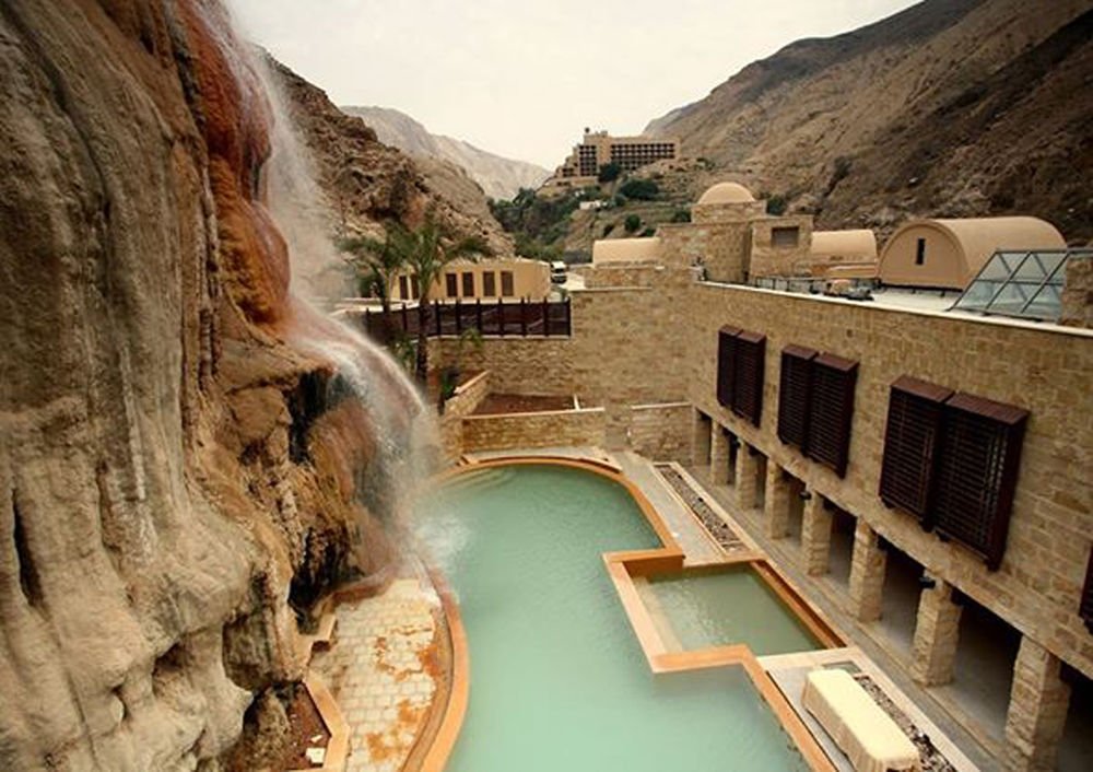 https://mdw-travel-data-us-east-1.s3.amazonaws.com/img/country/United-Arab-Emirates/Ain-al-Madhab-Hot-Springs/img_00.jpg