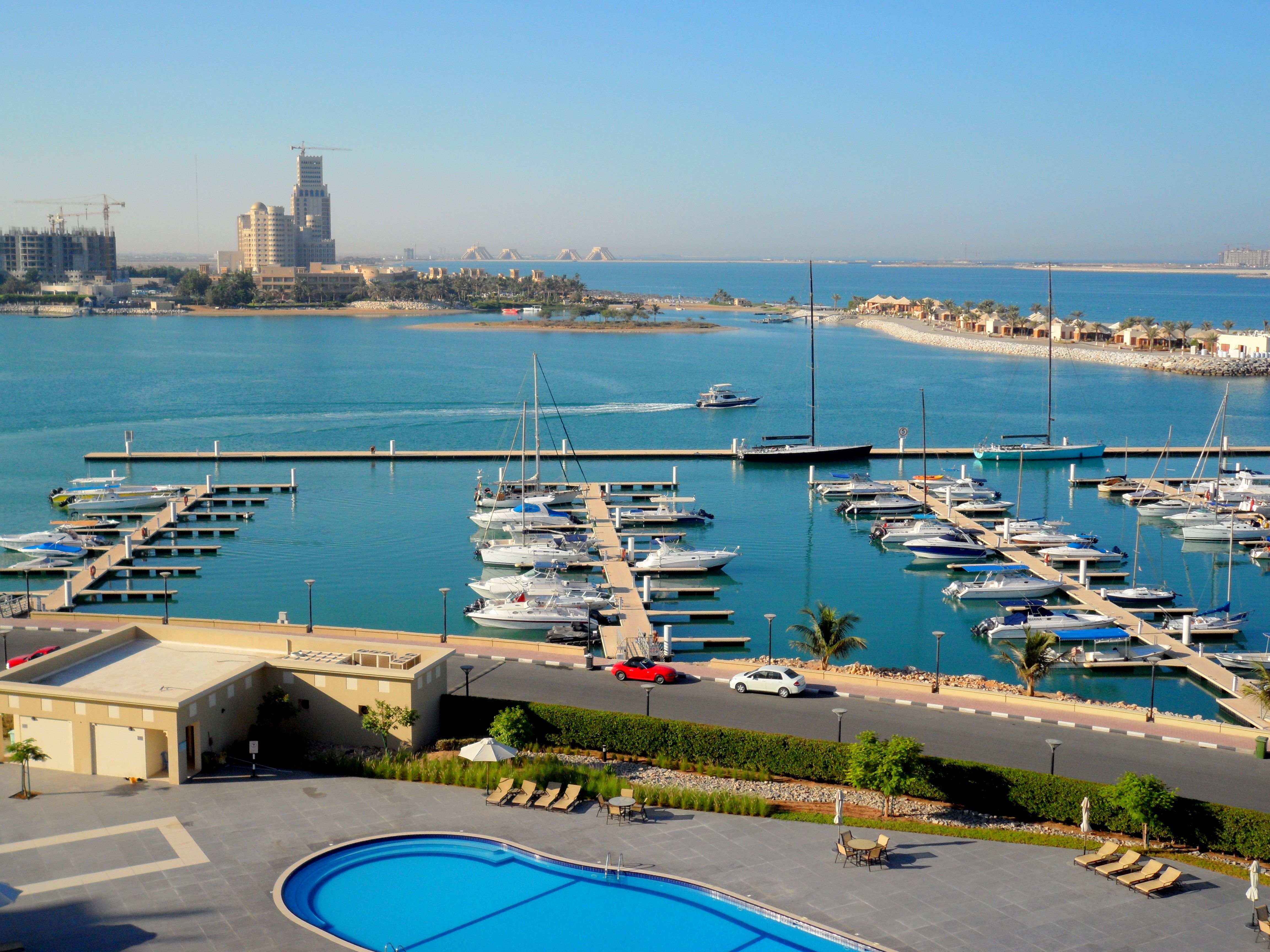 https://mdw-travel-data-us-east-1.s3.amazonaws.com/img/country/United-Arab-Emirates/Al-Hamra-Marina-and-Yacht-Club/img_02.jpg