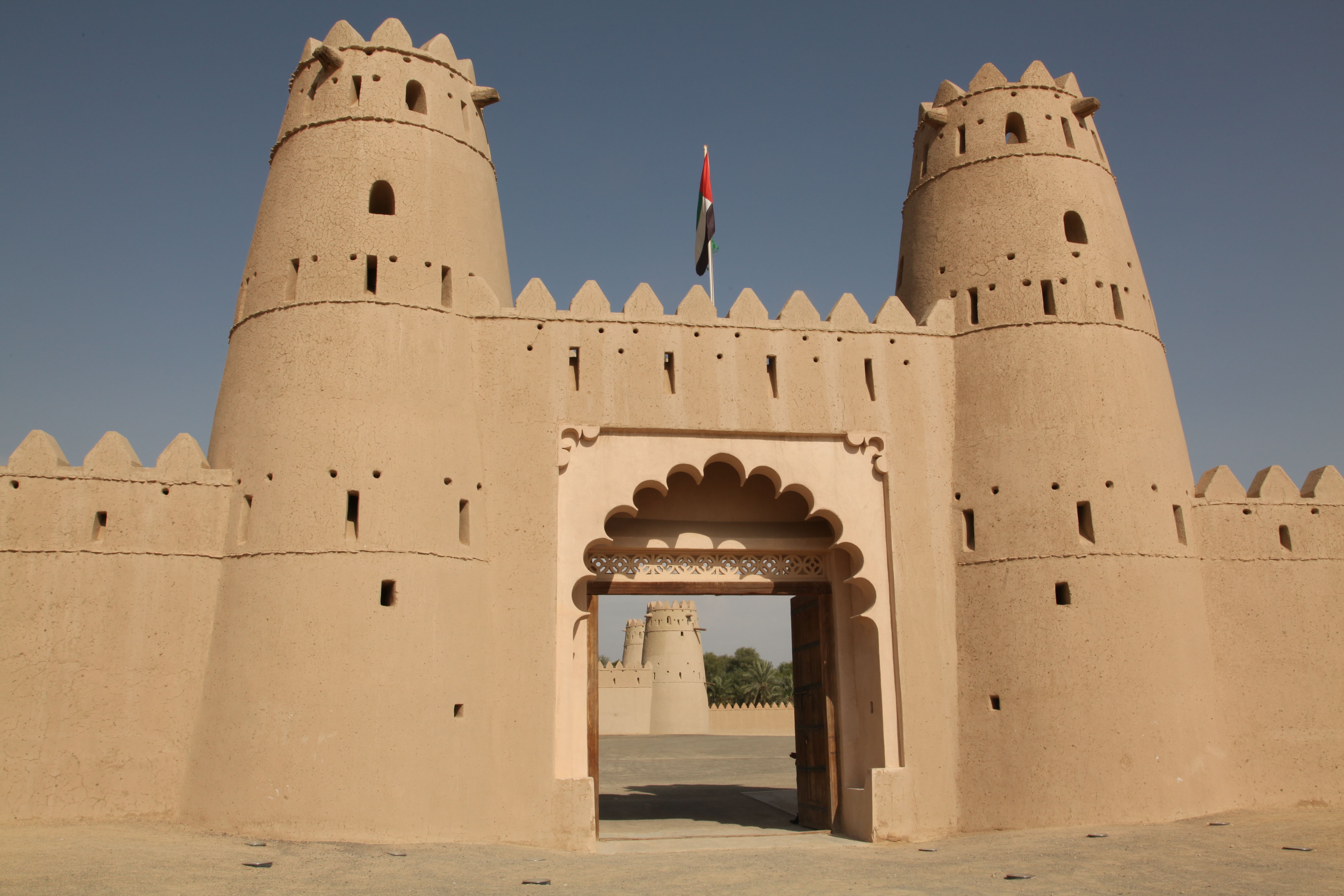https://mdw-travel-data-us-east-1.s3.amazonaws.com/img/country/United-Arab-Emirates/Al-Jahili-Fort/img_00.jpg