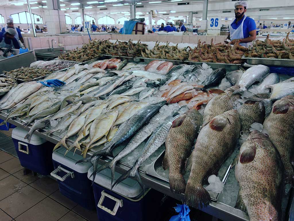 https://mdw-travel-data-us-east-1.s3.amazonaws.com/img/country/United-Arab-Emirates/Al-Khan-Fish-Market/img_01.jpg