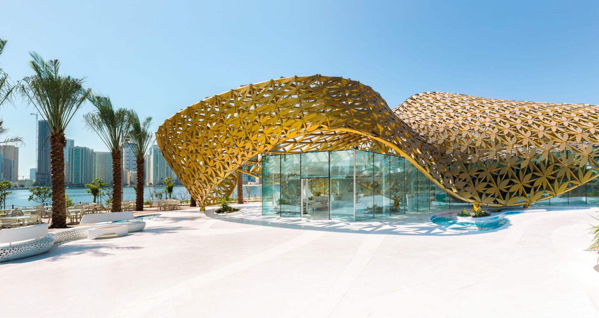 https://mdw-travel-data-us-east-1.s3.amazonaws.com/img/country/United-Arab-Emirates/Al-Noor-Island/img_00.jpg