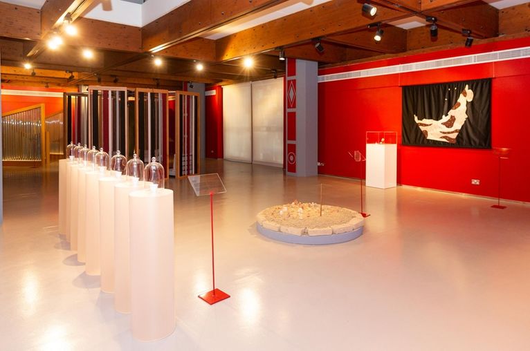 https://mdw-travel-data-us-east-1.s3.amazonaws.com/img/country/United-Arab-Emirates/Al-Qattara-Arts-Centre/img_02.jpg