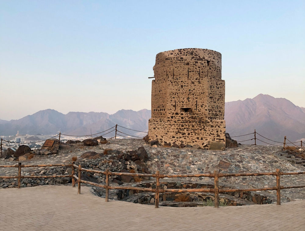 https://mdw-travel-data-us-east-1.s3.amazonaws.com/img/country/United-Arab-Emirates/Al-Rabi-Tower/img_00.jpg