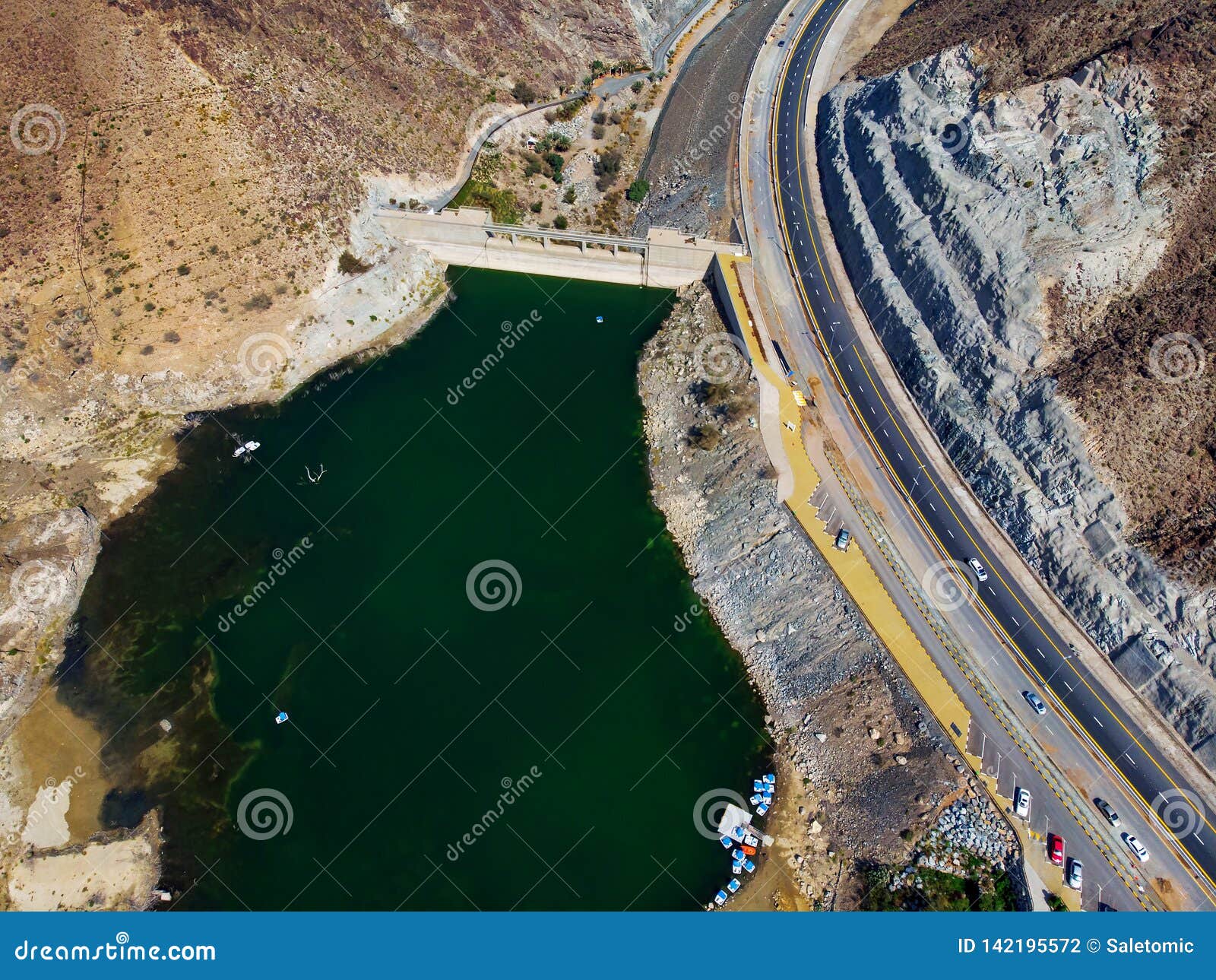 https://mdw-travel-data-us-east-1.s3.amazonaws.com/img/country/United-Arab-Emirates/Al-Rafisah-Dam/img_01.jpg