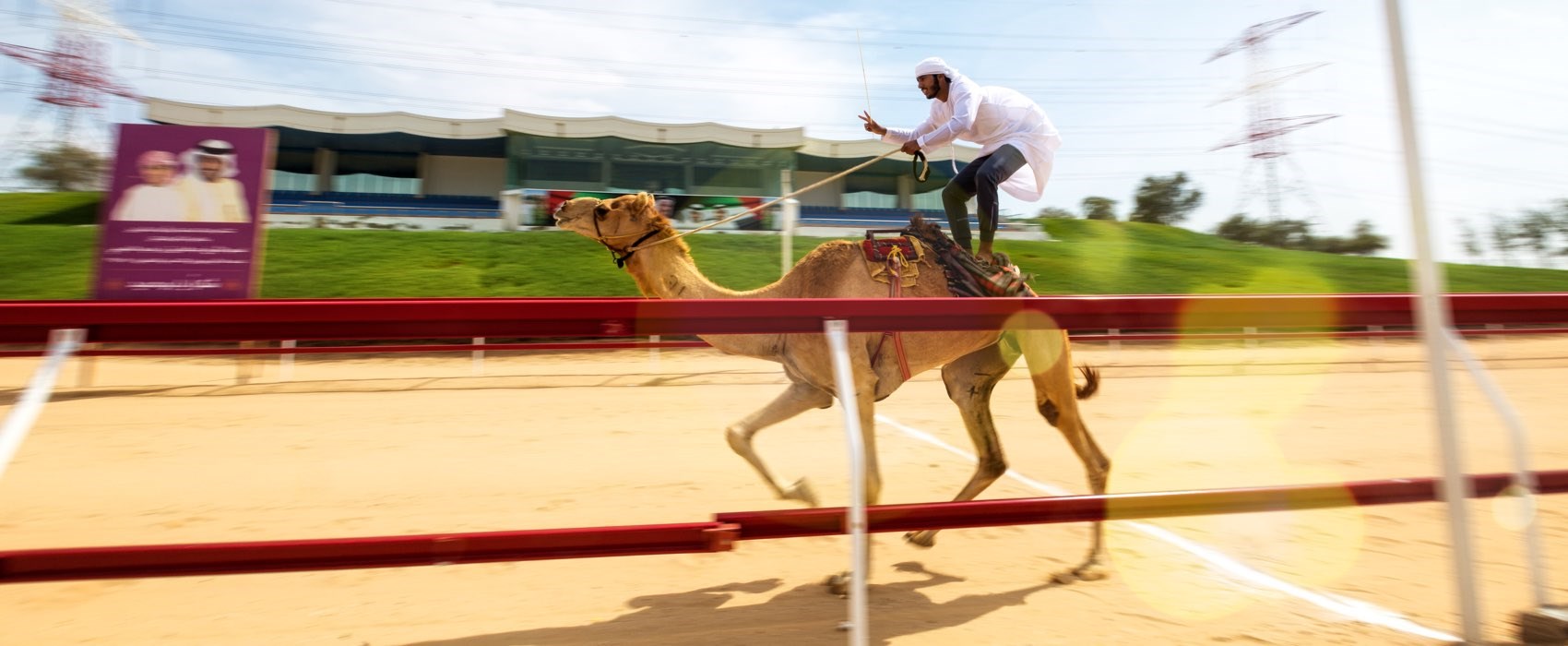 https://mdw-travel-data-us-east-1.s3.amazonaws.com/img/country/United-Arab-Emirates/Al-Tallah-Camel-Racecourse/img_01.jpg
