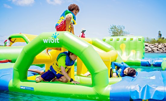https://mdw-travel-data-us-east-1.s3.amazonaws.com/img/country/United-Arab-Emirates/Aqua-Bounce-Fujairah/img_03.jpg