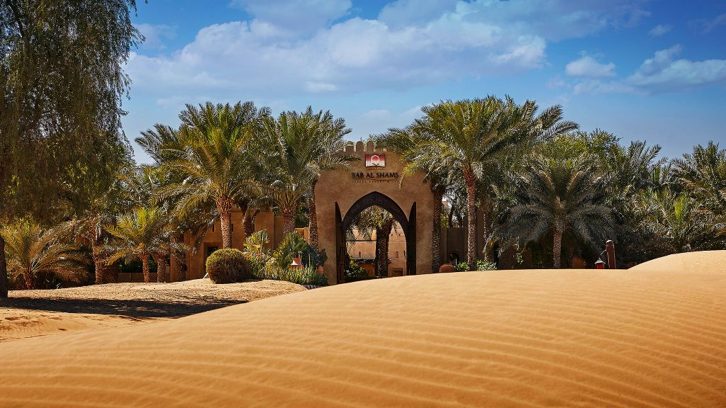 https://mdw-travel-data-us-east-1.s3.amazonaws.com/img/country/United-Arab-Emirates/Bab-Al-Shams-Desert-Resort-and-Spa/img_03.jpg