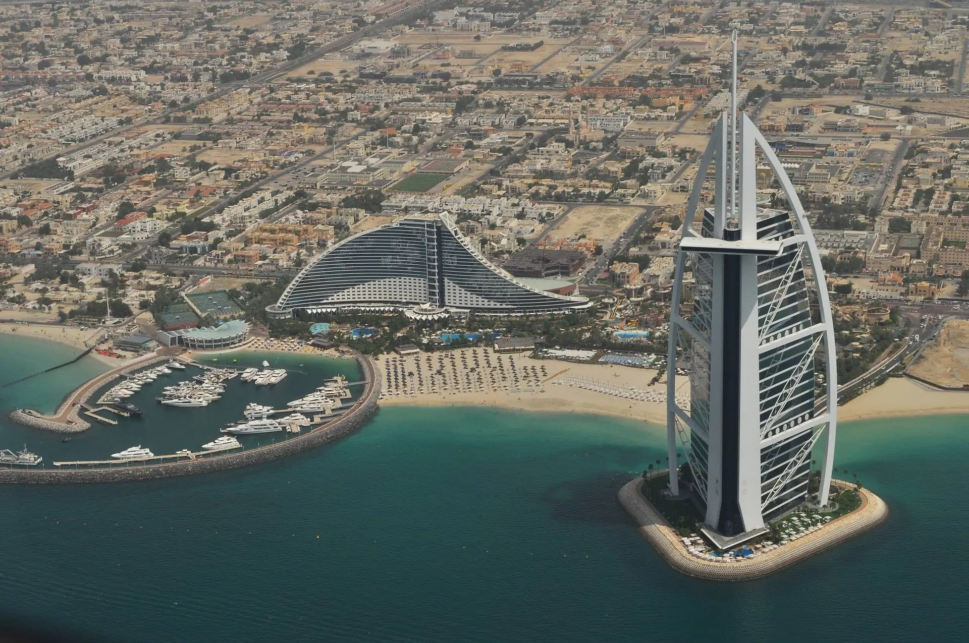 https://mdw-travel-data-us-east-1.s3.amazonaws.com/img/country/United-Arab-Emirates/Burj-Al-Arab/img_01.jpg