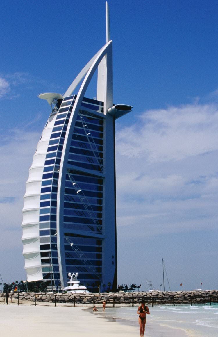 https://mdw-travel-data-us-east-1.s3.amazonaws.com/img/country/United-Arab-Emirates/Burj-Al-Arab/img_02.jpg