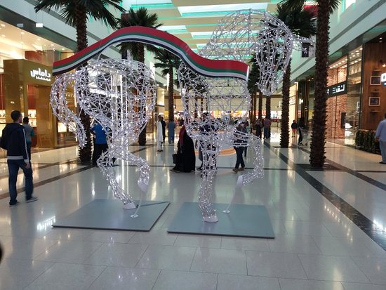 https://mdw-travel-data-us-east-1.s3.amazonaws.com/img/country/United-Arab-Emirates/City-Centre-Ajman/img_03.jpg
