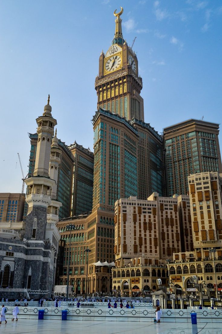 https://mdw-travel-data-us-east-1.s3.amazonaws.com/img/country/United-Arab-Emirates/Clock-Tower/img_00.jpg