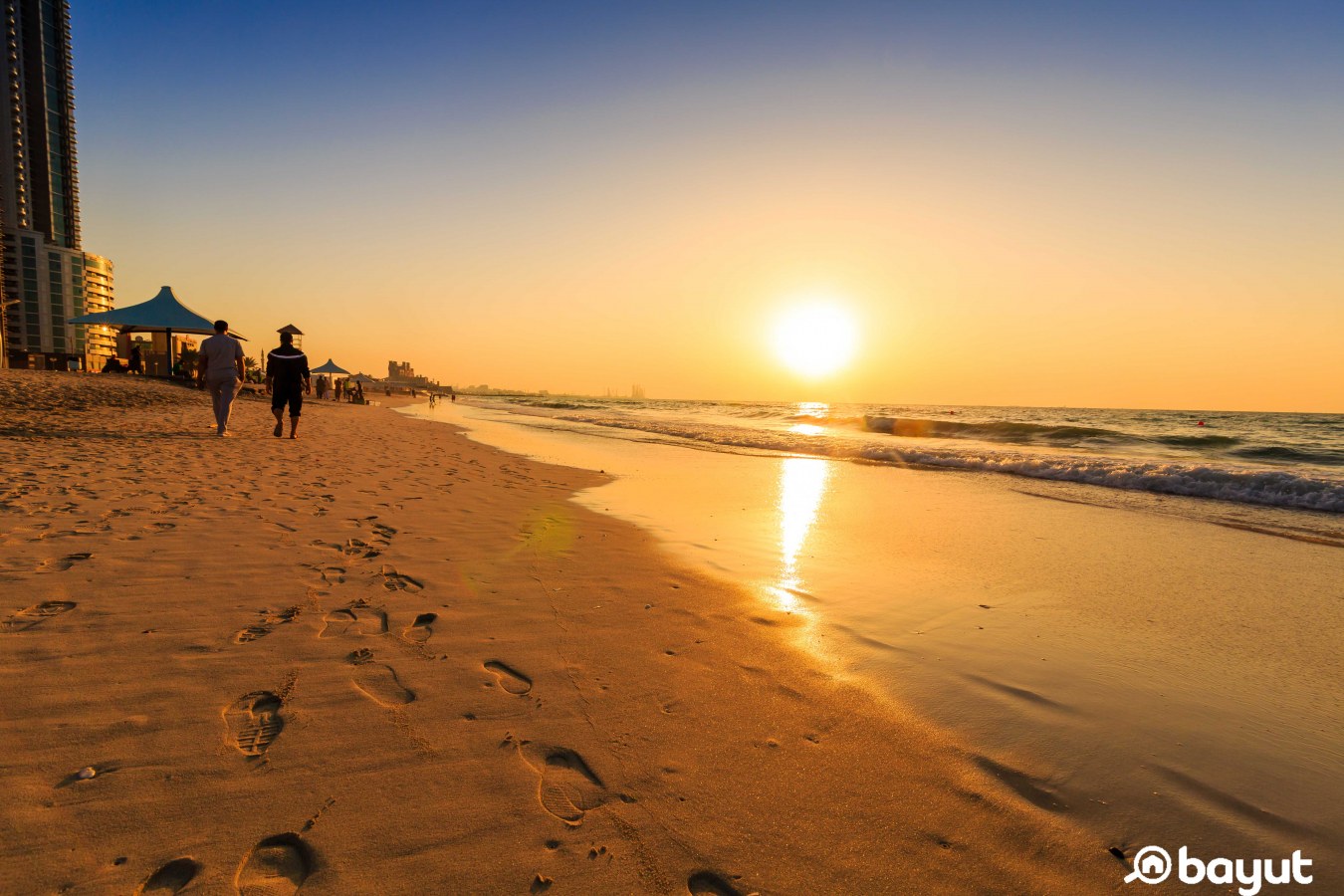 https://mdw-travel-data-us-east-1.s3.amazonaws.com/img/country/United-Arab-Emirates/Corniche-Beach/img_02.jpg