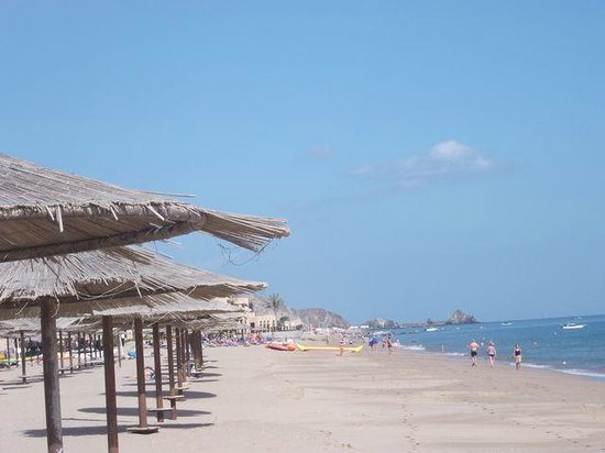 https://mdw-travel-data-us-east-1.s3.amazonaws.com/img/country/United-Arab-Emirates/Dibba-Al-Hisn-Beach/img_03.jpg