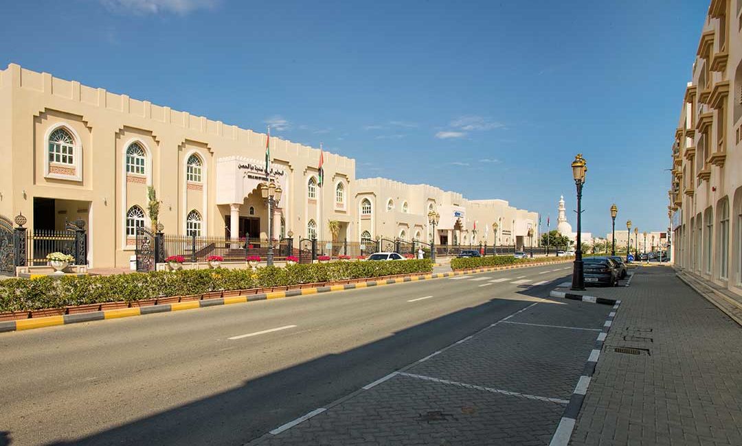 https://mdw-travel-data-us-east-1.s3.amazonaws.com/img/country/United-Arab-Emirates/Dibba-Al-Hisn-City-Centre/img_03.jpg