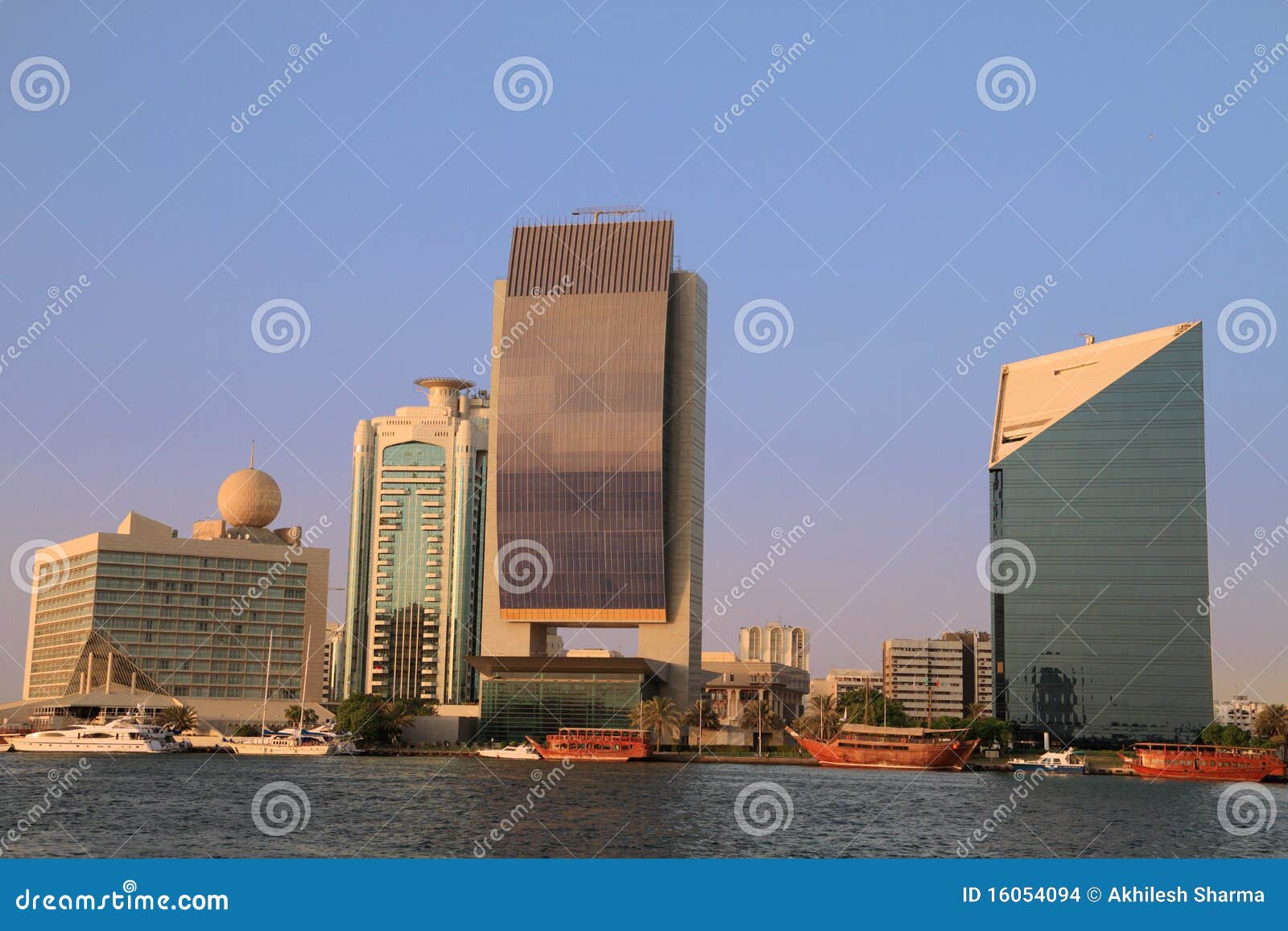 https://mdw-travel-data-us-east-1.s3.amazonaws.com/img/country/United-Arab-Emirates/Dubai-Creek/img_02.jpg