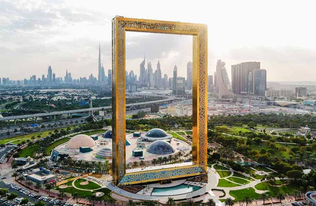 https://mdw-travel-data-us-east-1.s3.amazonaws.com/img/country/United-Arab-Emirates/Dubai-Frame/img_02.jpg