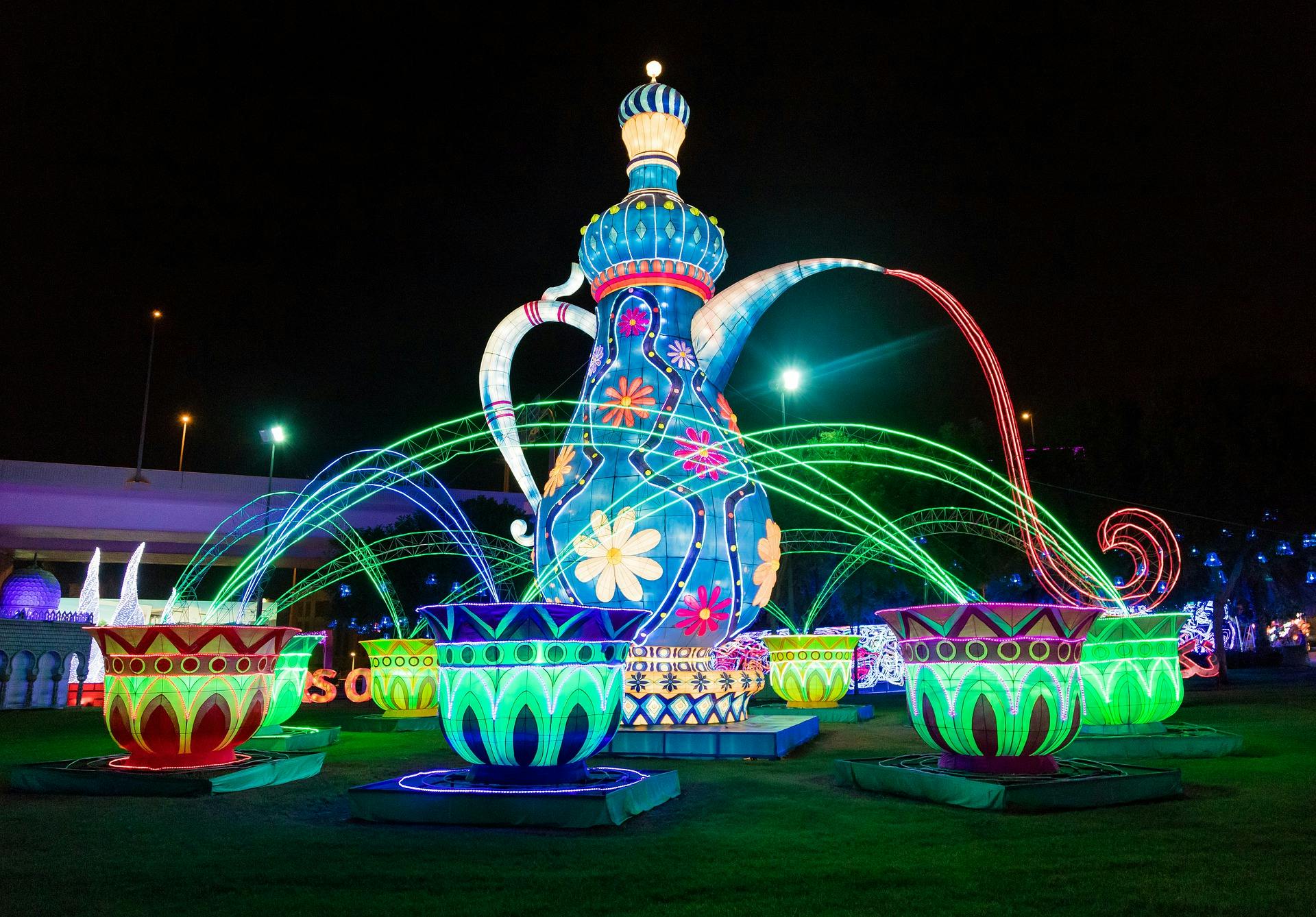 https://mdw-travel-data-us-east-1.s3.amazonaws.com/img/country/United-Arab-Emirates/Dubai-Garden-Glow/img_00.jpg