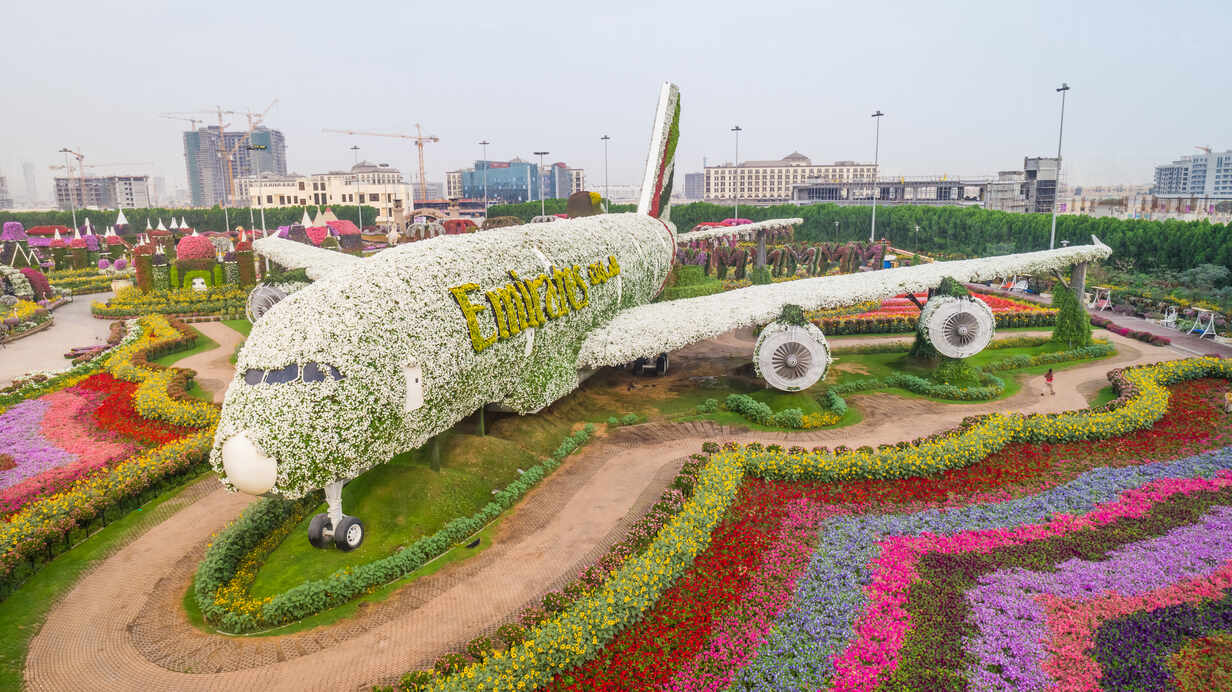 https://mdw-travel-data-us-east-1.s3.amazonaws.com/img/country/United-Arab-Emirates/Dubai-Miracle-Garden/img_03.jpg