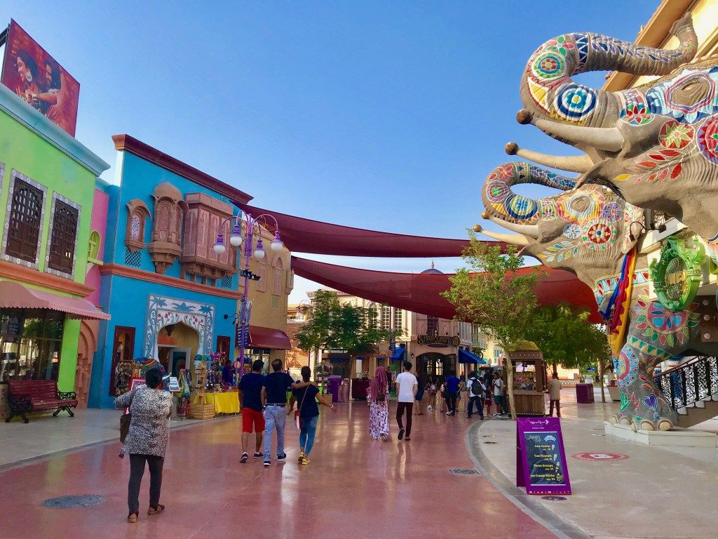 https://mdw-travel-data-us-east-1.s3.amazonaws.com/img/country/United-Arab-Emirates/Dubai-Parks-and-Resorts/img_02.jpg