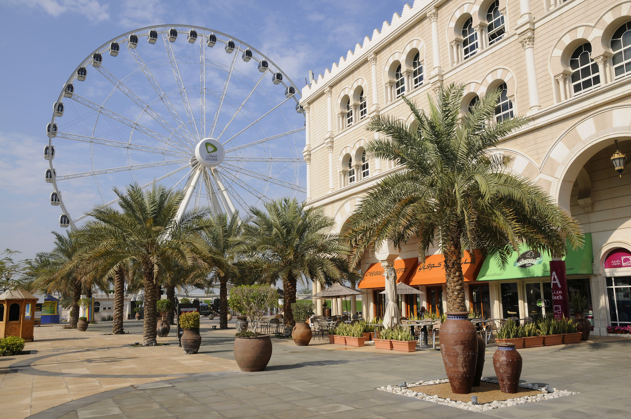 https://mdw-travel-data-us-east-1.s3.amazonaws.com/img/country/United-Arab-Emirates/Eye-of-the-Emirates/img_00.jpg