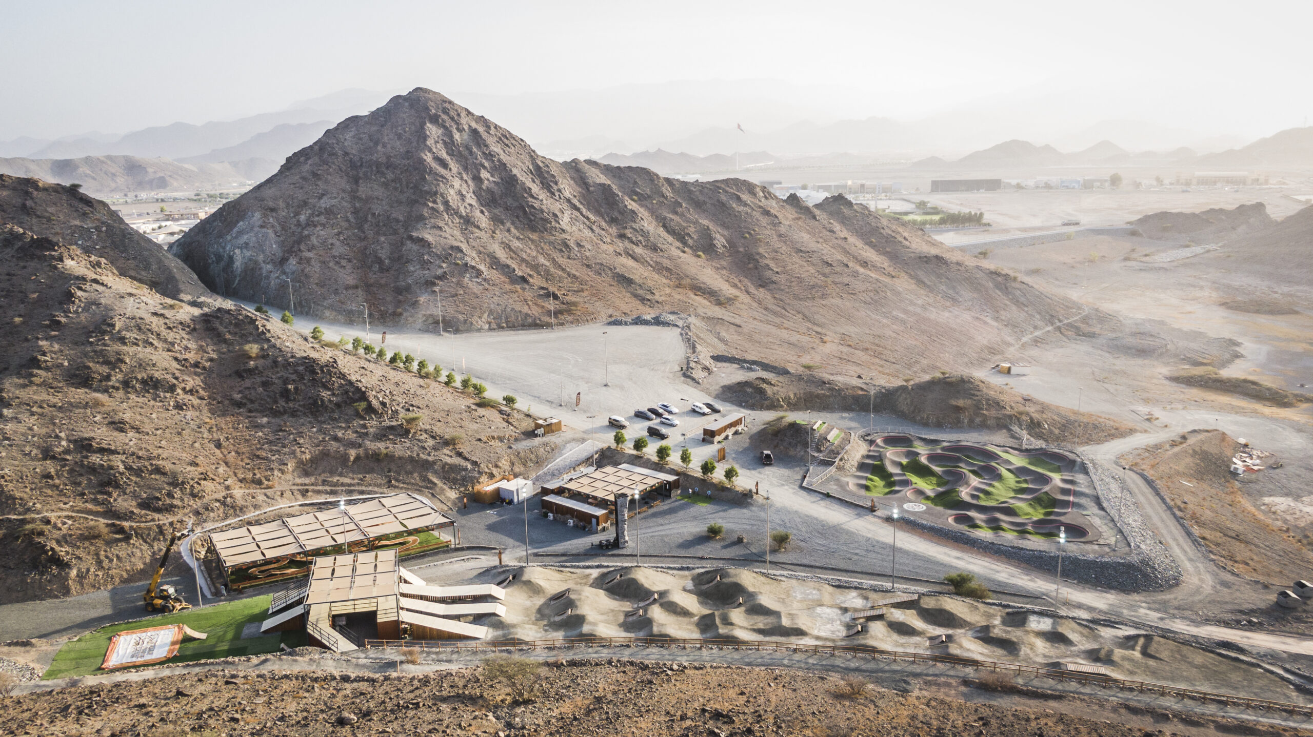 https://mdw-travel-data-us-east-1.s3.amazonaws.com/img/country/United-Arab-Emirates/Fujairah-Adventure-Park/img_02.jpg