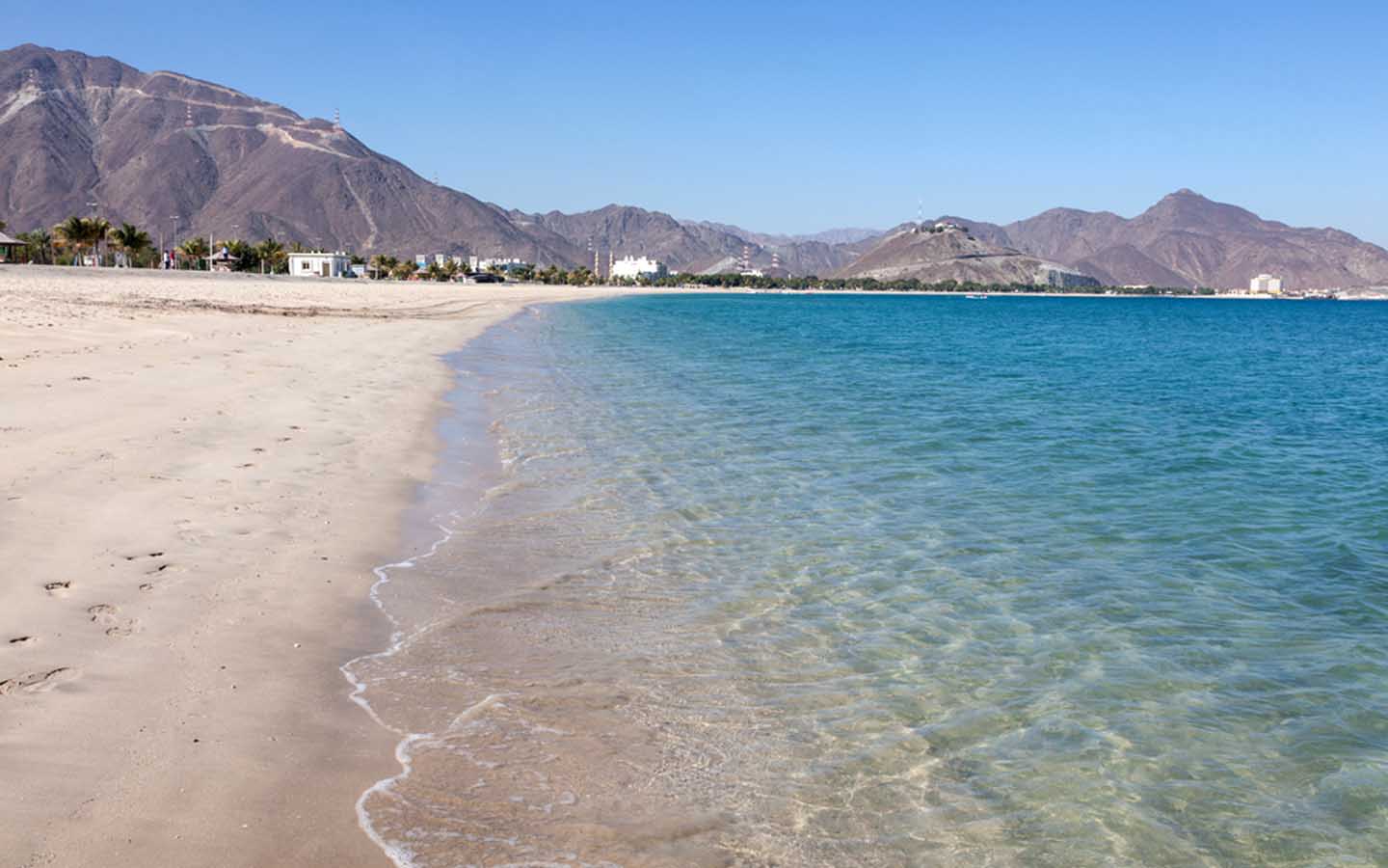 https://mdw-travel-data-us-east-1.s3.amazonaws.com/img/country/United-Arab-Emirates/Fujairah-Beaches/img_02.jpg