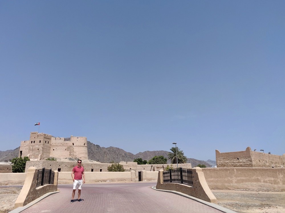 https://mdw-travel-data-us-east-1.s3.amazonaws.com/img/country/United-Arab-Emirates/Fujairah-Fort/img_02.jpg