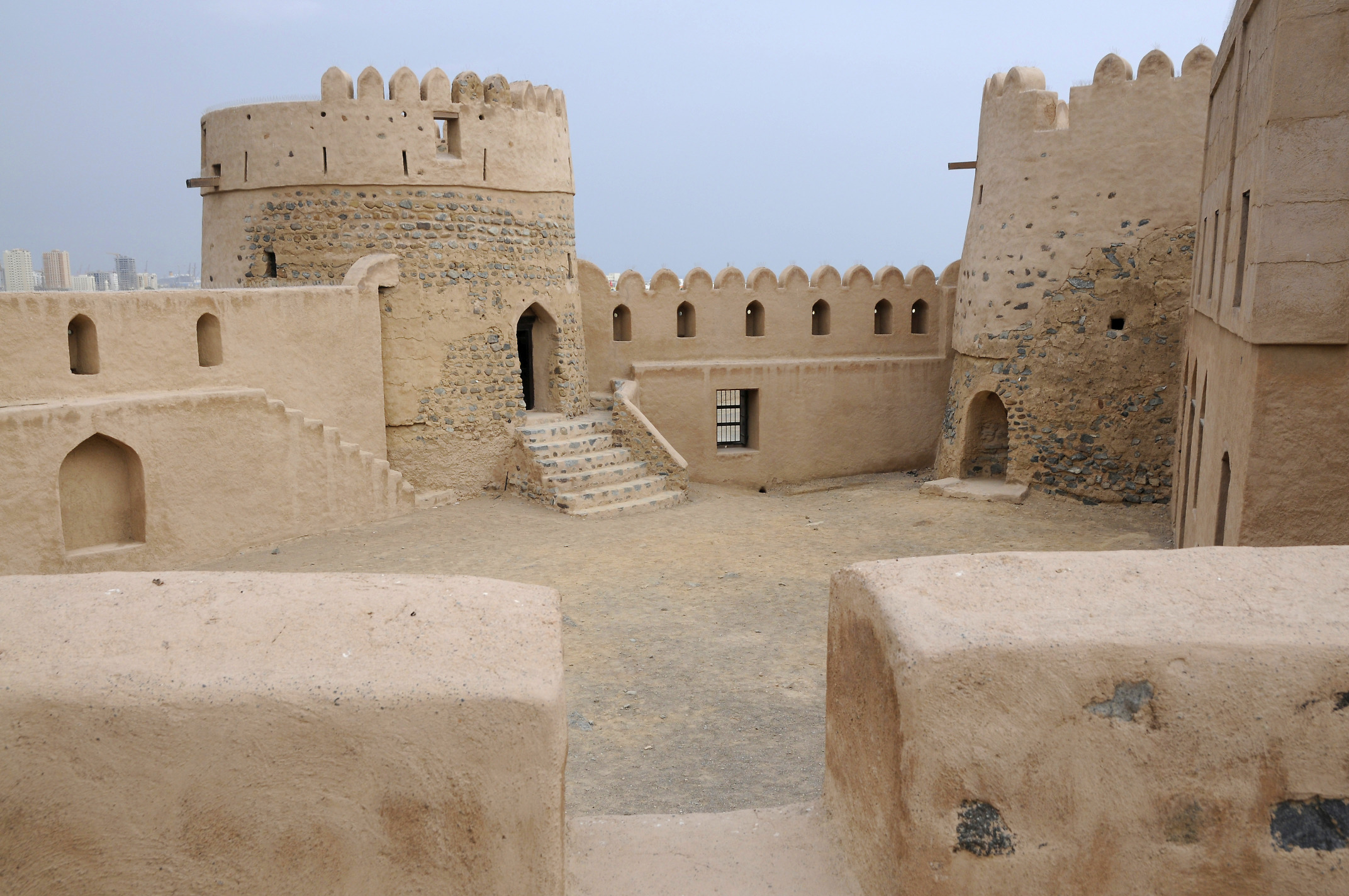 https://mdw-travel-data-us-east-1.s3.amazonaws.com/img/country/United-Arab-Emirates/Fujairah-Heritage-Village/img_00.jpg