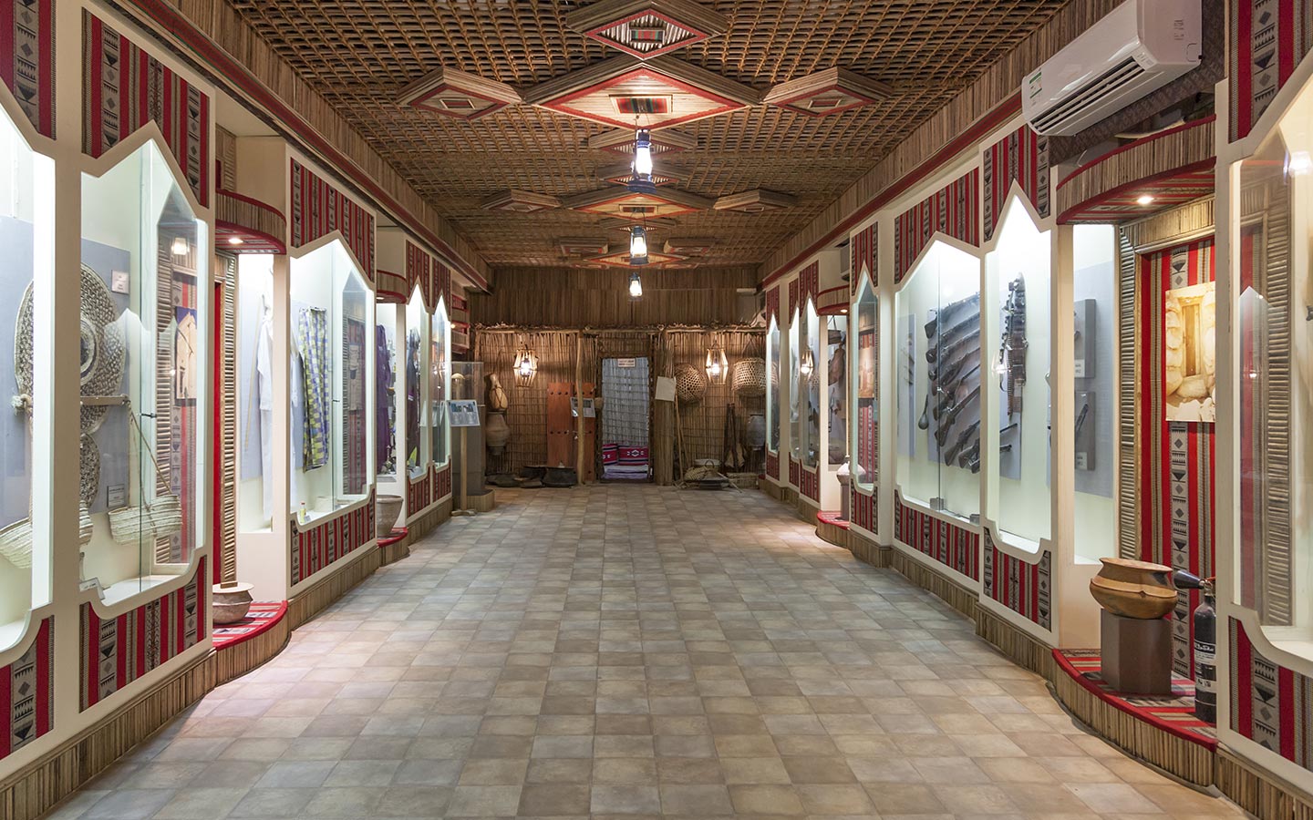 https://mdw-travel-data-us-east-1.s3.amazonaws.com/img/country/United-Arab-Emirates/Fujairah-National-Museum/img_02.jpg