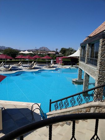 https://mdw-travel-data-us-east-1.s3.amazonaws.com/img/country/United-Arab-Emirates/Hatta-Park/img_02.jpg