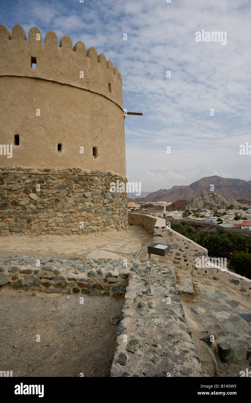 https://mdw-travel-data-us-east-1.s3.amazonaws.com/img/country/United-Arab-Emirates/Hatta-Watchtower/img_01.jpg