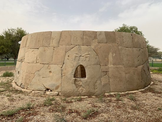https://mdw-travel-data-us-east-1.s3.amazonaws.com/img/country/United-Arab-Emirates/Hili-Archaeological-Park/img_03.jpg