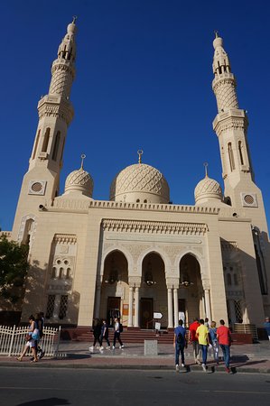 https://mdw-travel-data-us-east-1.s3.amazonaws.com/img/country/United-Arab-Emirates/Jumeirah-Mosque/img_01.jpg