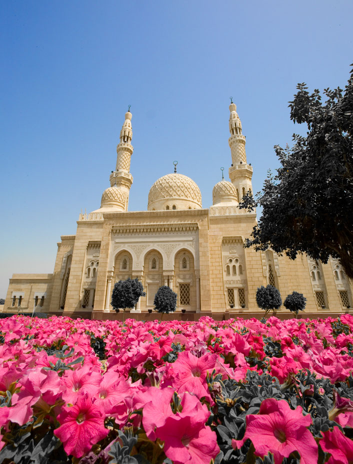 https://mdw-travel-data-us-east-1.s3.amazonaws.com/img/country/United-Arab-Emirates/Jumeirah-Mosque/img_02.jpg