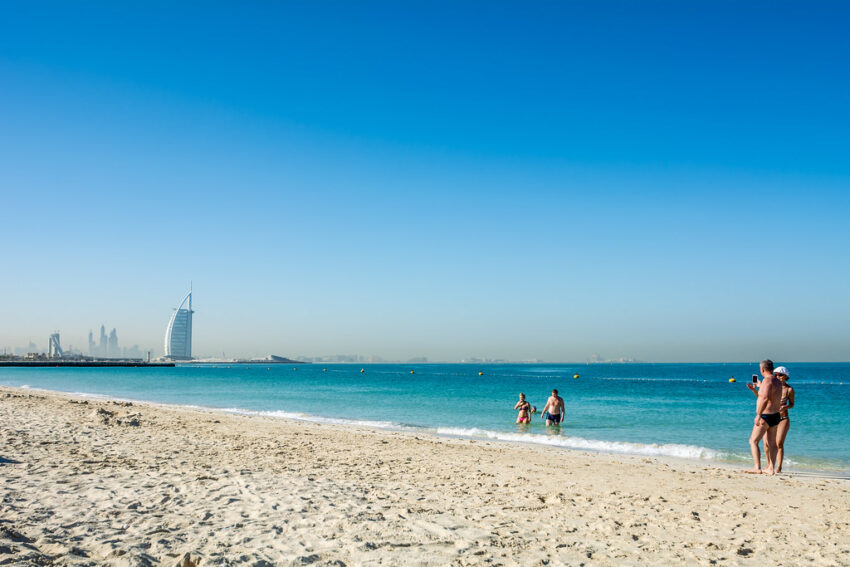 https://mdw-travel-data-us-east-1.s3.amazonaws.com/img/country/United-Arab-Emirates/Kite-Beach/img_01.jpg