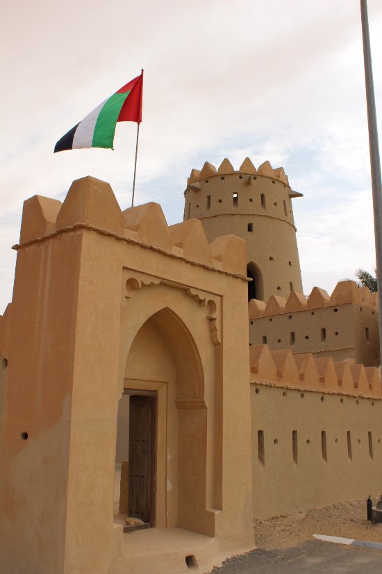 https://mdw-travel-data-us-east-1.s3.amazonaws.com/img/country/United-Arab-Emirates/Liwa-Oasis/img_04.jpg