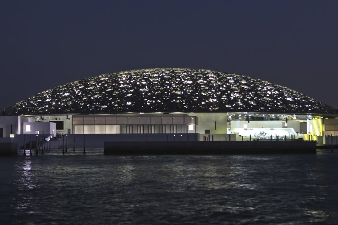 https://mdw-travel-data-us-east-1.s3.amazonaws.com/img/country/United-Arab-Emirates/Louvre-Abu-Dhabi/img_02.jpg