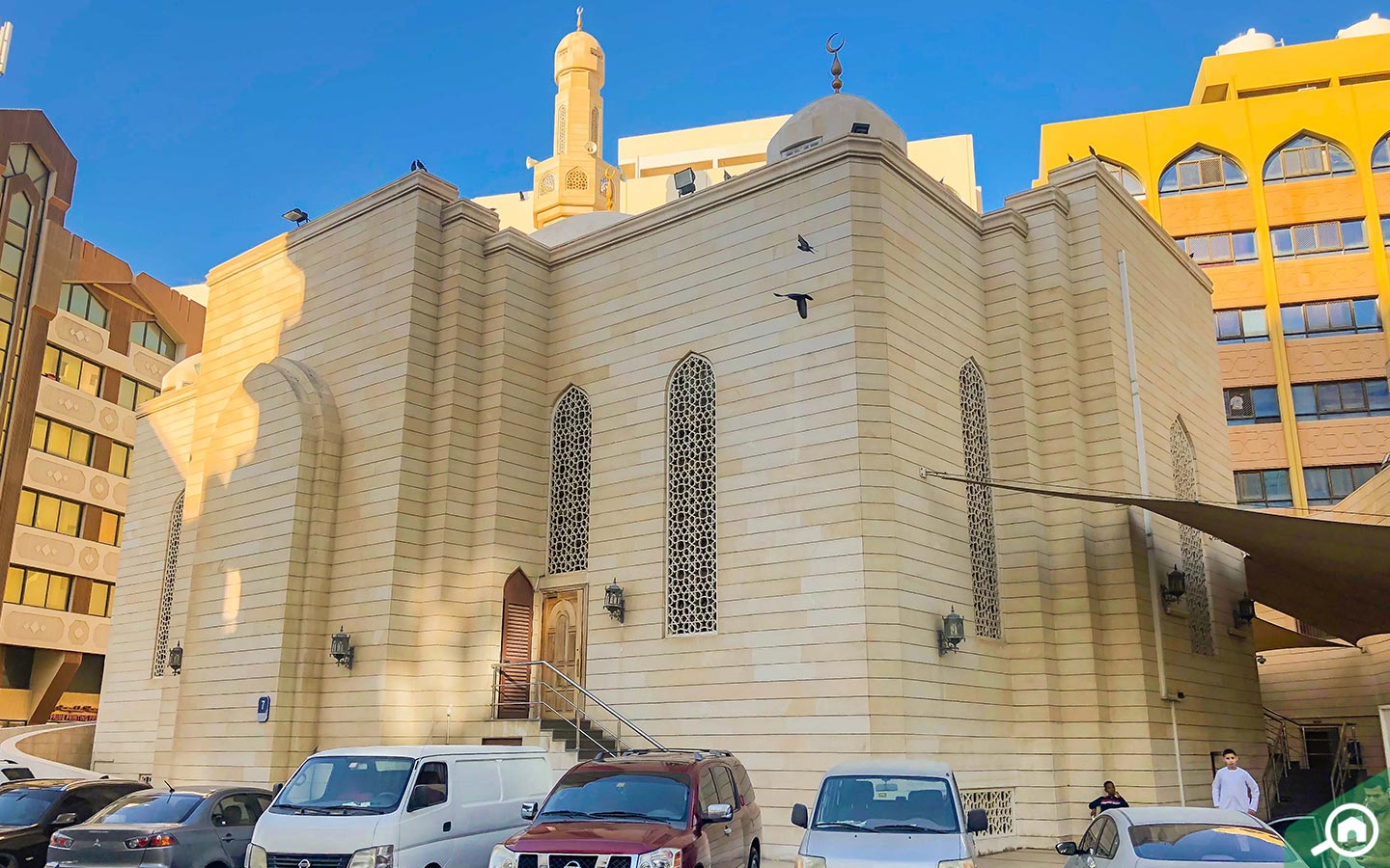 https://mdw-travel-data-us-east-1.s3.amazonaws.com/img/country/United-Arab-Emirates/Madinat-Zayed-Mosque/img_01.jpg