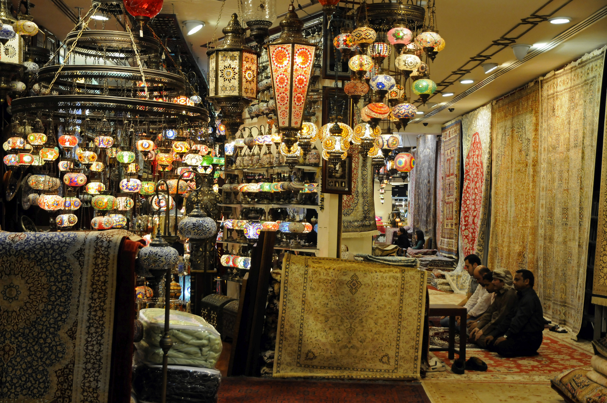 https://mdw-travel-data-us-east-1.s3.amazonaws.com/img/country/United-Arab-Emirates/Mall-of-the-Emirates/img_03.jpg