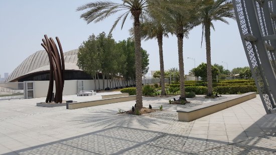 https://mdw-travel-data-us-east-1.s3.amazonaws.com/img/country/United-Arab-Emirates/Manarat-Al-Saadiyat/img_03.jpg