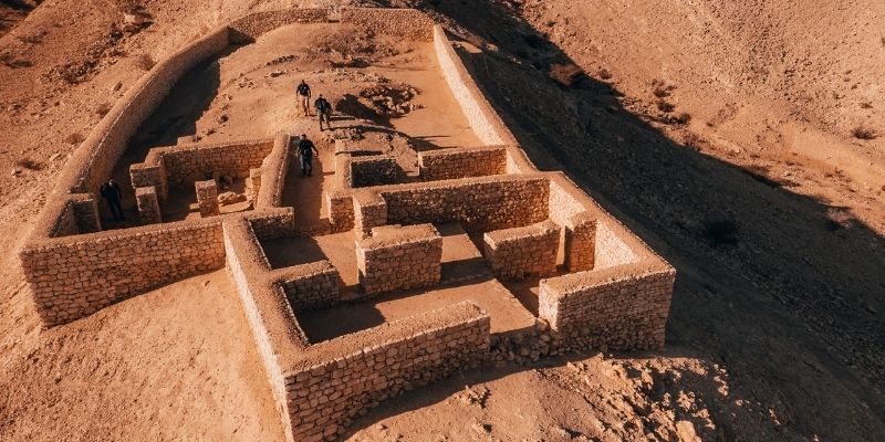 https://mdw-travel-data-us-east-1.s3.amazonaws.com/img/country/United-Arab-Emirates/Mleiha-Archaeological-Centre/img_03.jpg