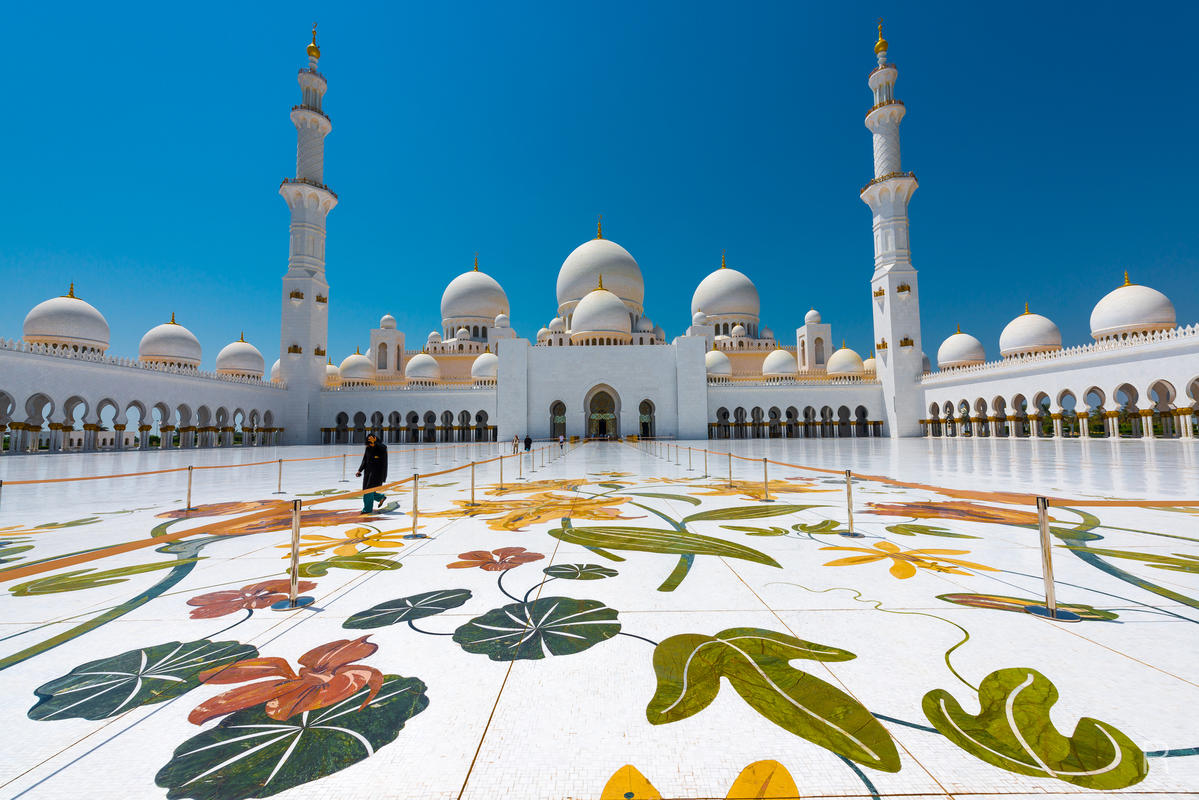 https://mdw-travel-data-us-east-1.s3.amazonaws.com/img/country/United-Arab-Emirates/Moreeb-Dune/img_02.jpg